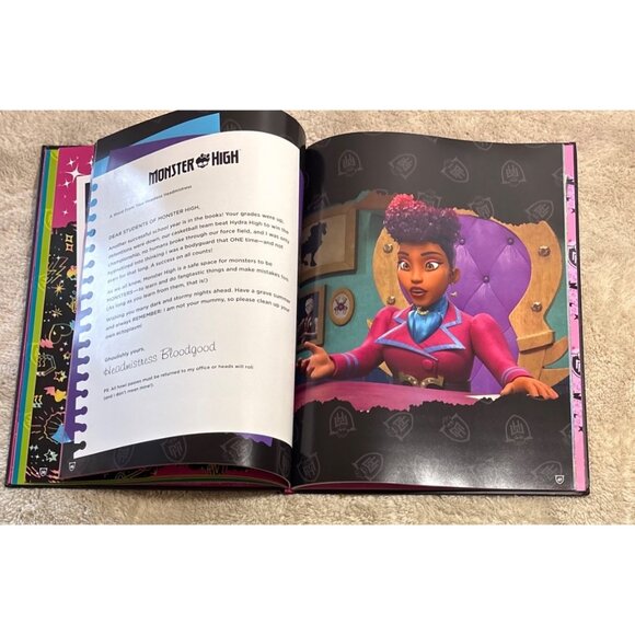 Monster High Fearbook Hardcover 2024 - Picture 8 of 13